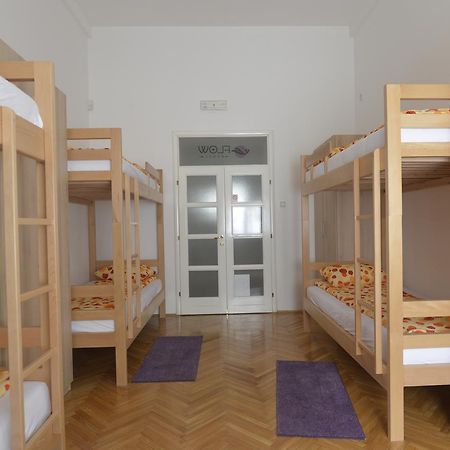Hostel Flow House Centar Újvidék Kültér fotó