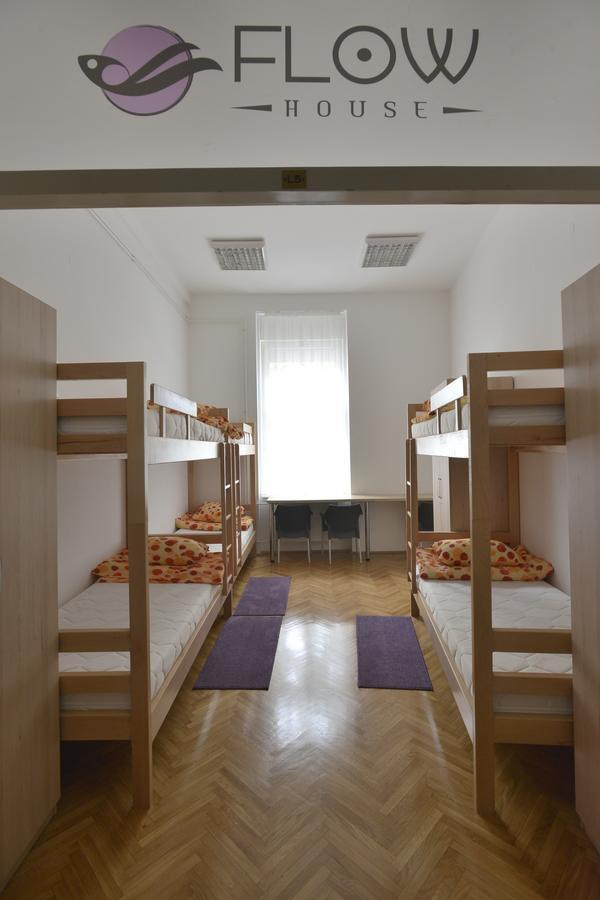 Hostel Flow House Centar Újvidék Kültér fotó